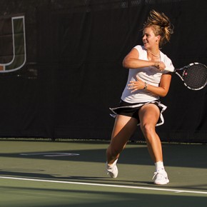 Photo Brief: Women's tennis brings double the heat Photo Brief: Women's tennis brings double the heat