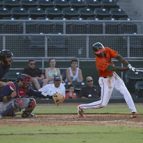 PHOTO BRIEF: Baseball vs. FAU PHOTO BRIEF: Baseball vs. FAU