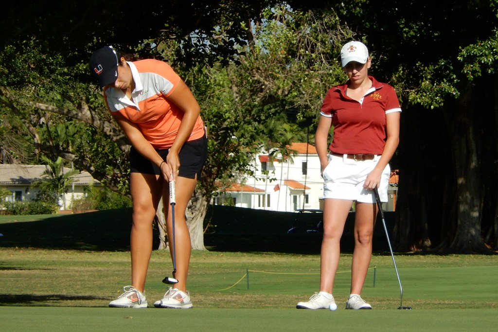 Sophomore Daniela Darquea putts at the Hurricane Invitational at the Biltmore Tuesday. She tied with senior Rika Park for 13th. The Hurricanes placed second behind Northwestern at the conclusion of the three-day tournament on Wednesday. William Riggin // Contributing Photographer