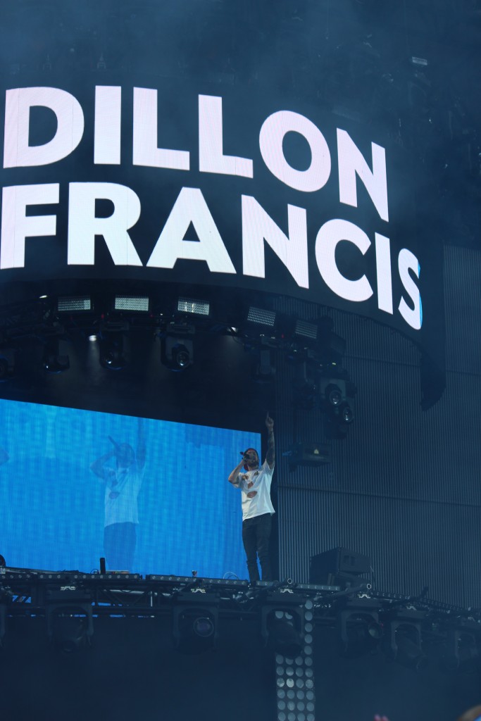 Dillon Francis played Perry’s Stage at dusk on Friday. The popular EDM DJ returns to Miami to play Bayfront Park on October 16. Hallee Meltzer // Photo Editor 