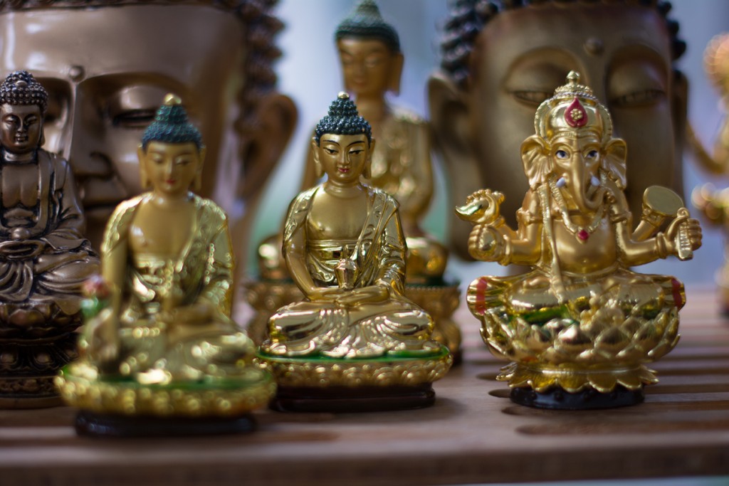 The market features Buddha and Ganesh murtis. Alisha Kabir // Staff Photographer