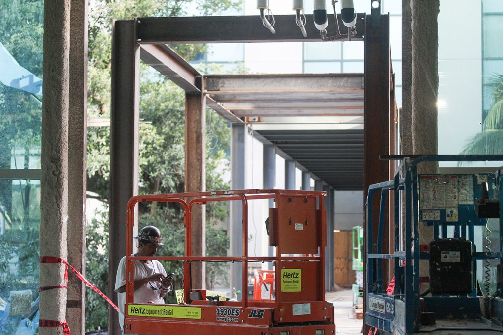 A walkway between the Ponce de Leon garage and the new Lennar Foundation Medical Center is being construction for easy access to the center. Victoria McKaba // Photo Editor