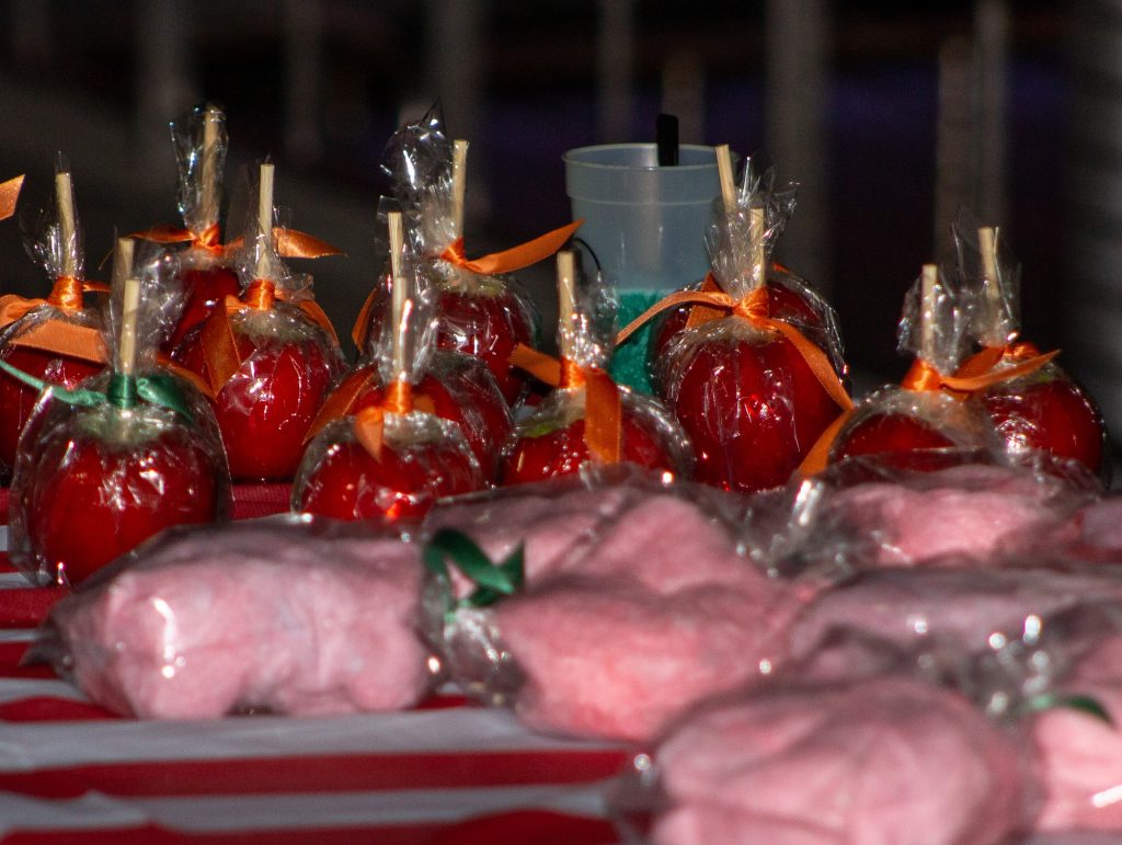 Candy apples and cotton candy along with many other prizes were offered to students at the Commuter Carnival at UM's Lakeside Patio. The Commuter Council hosted the event from 6 to 9 p.m. on Nov. 17 and invited all members of the student body to attend.