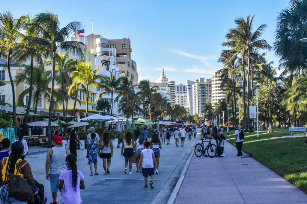 Students that are new to Miami can eat like a local at all of the native South Florida restaurants that are featured on Ocean drive in South Beach.