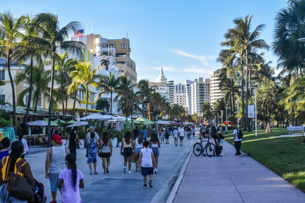 Crowds of tourists meander down Ocean Drive on Aug. 21, 2022.