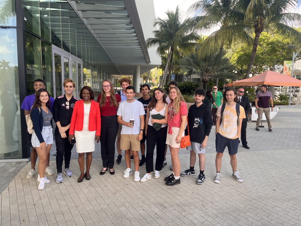 Students pose with Congresswoman Val Demings outside of Shalala Student Center on September 2, 2022. Photo Credit: Alex Terr